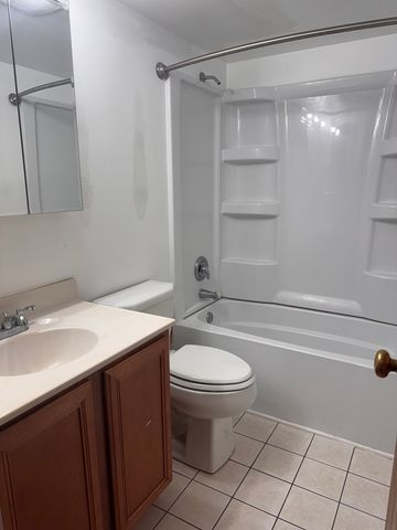 2264 Abbeywood Drive A, Lisle, IL 60532