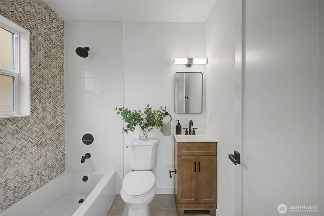 8844 16th Avenue SW, Seattle, WA 98106