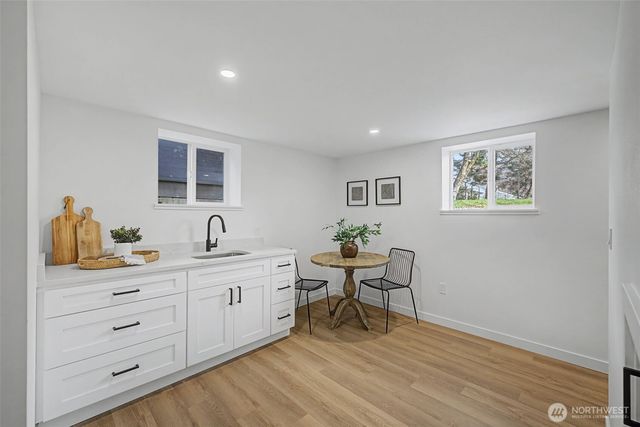 8844 16th Avenue SW, Seattle, WA 98106