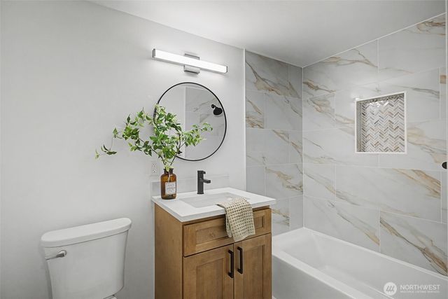 8844 16th Avenue SW, Seattle, WA 98106