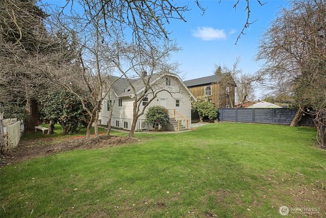 8844 16th Avenue SW, Seattle, WA 98106