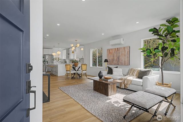 8844 16th Avenue SW, Seattle, WA 98106