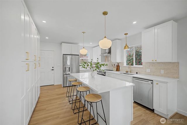 8844 16th Avenue SW, Seattle, WA 98106