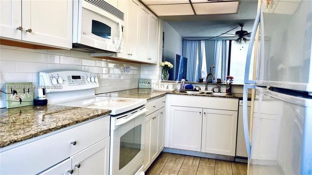 2931 SW 87th Ter 1923, Davie, FL 33328