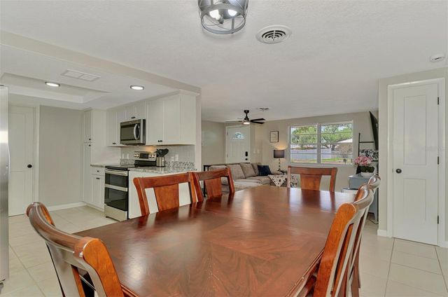 361 FALKLAND ROAD, Venice, FL 34293