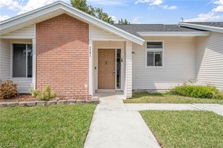 5581 Longleaf DR, North Fort Myers, FL 33917