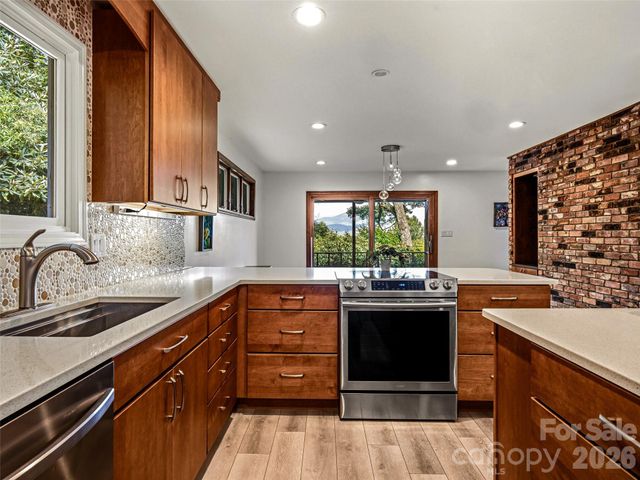 252 Middlemount Road, Pisgah Forest, NC 28768