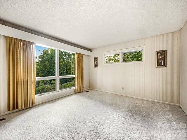 252 Middlemount Road, Pisgah Forest, NC 28768