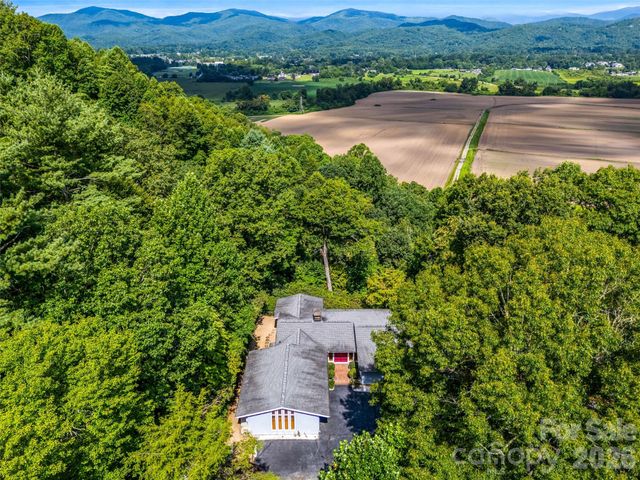 252 Middlemount Road, Pisgah Forest, NC 28768