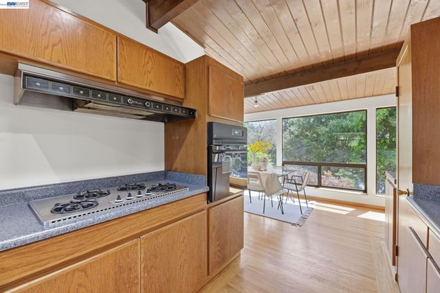 1649 Julian Dr, El Cerrito, CA 94530