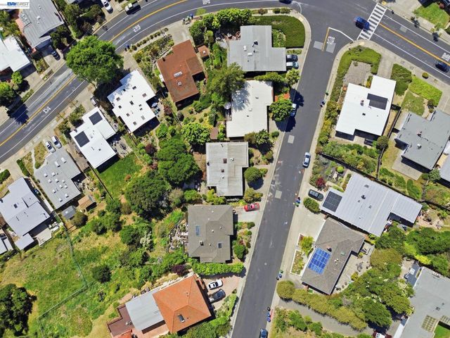 1649 Julian Dr, El Cerrito, CA 94530