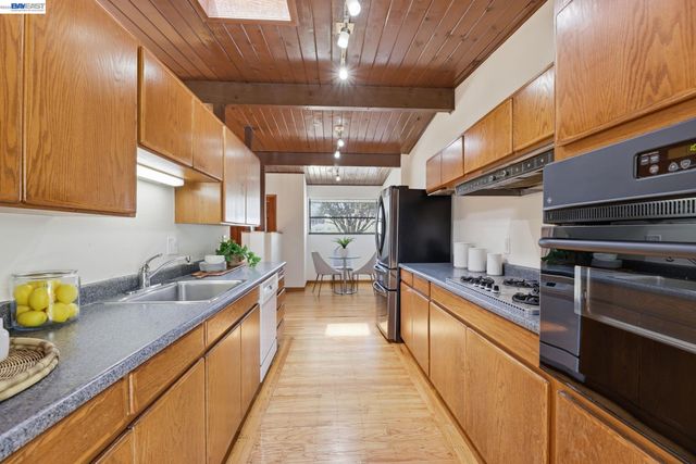 1649 Julian Dr, El Cerrito, CA 94530