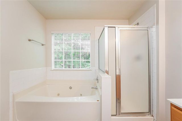 827 Shadow Lake Drive, Lithonia, GA 30058