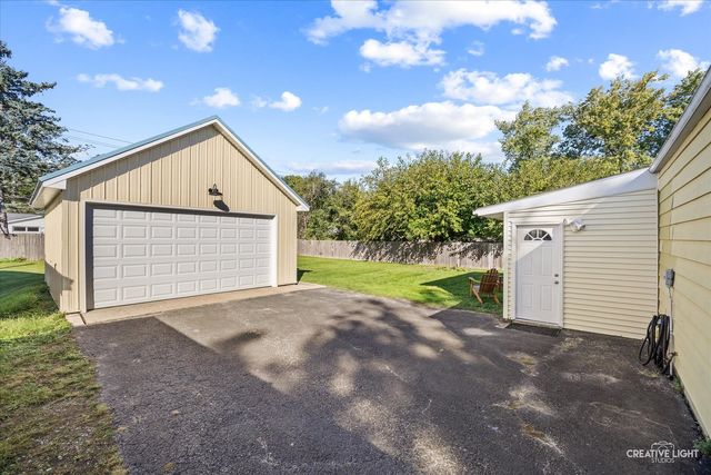 1114 S President Street, Wheaton, IL 60189