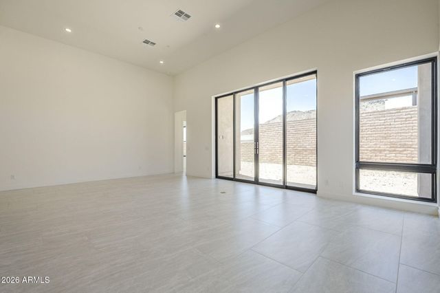 14125 E HIGHLAND Avenue, Fountain Hills, AZ 85268