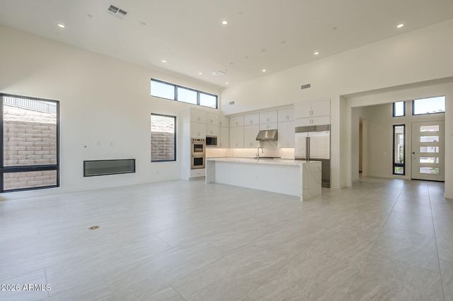 14125 E HIGHLAND Avenue, Fountain Hills, AZ 85268