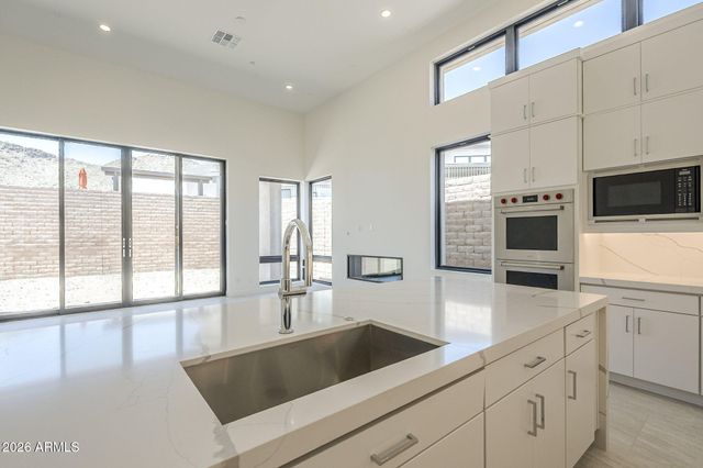 14125 E HIGHLAND Avenue, Fountain Hills, AZ 85268