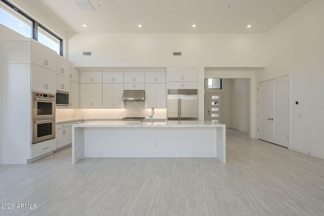 14125 E HIGHLAND Avenue, Fountain Hills, AZ 85268