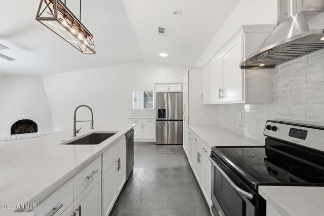 10795 E BECKER Lane, Scottsdale, AZ 85259