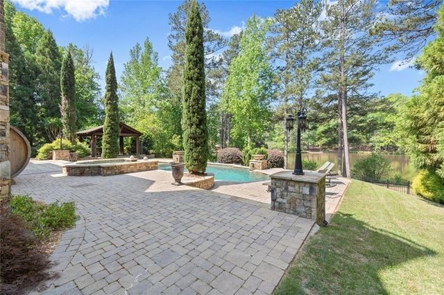 1225 Waterfall Lane, Acworth, GA 30101