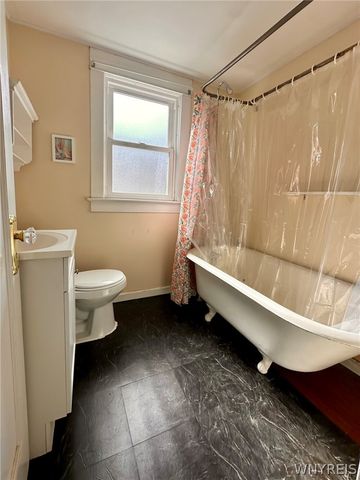 42 Bloomfield Avenue, Buffalo, NY 14220