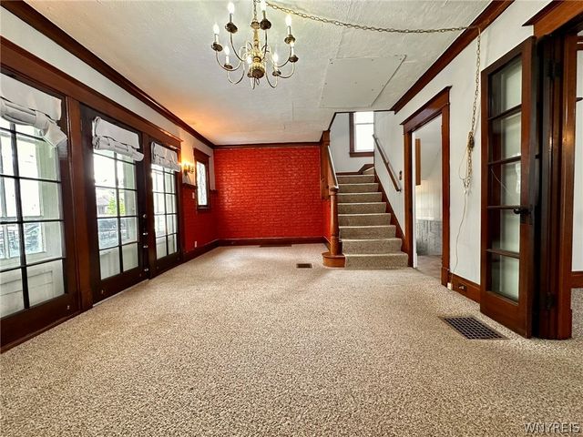 42 Bloomfield Avenue, Buffalo, NY 14220