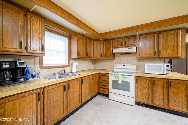 407 Sinclair Avenue, Lanoka Harbor, NJ 08734