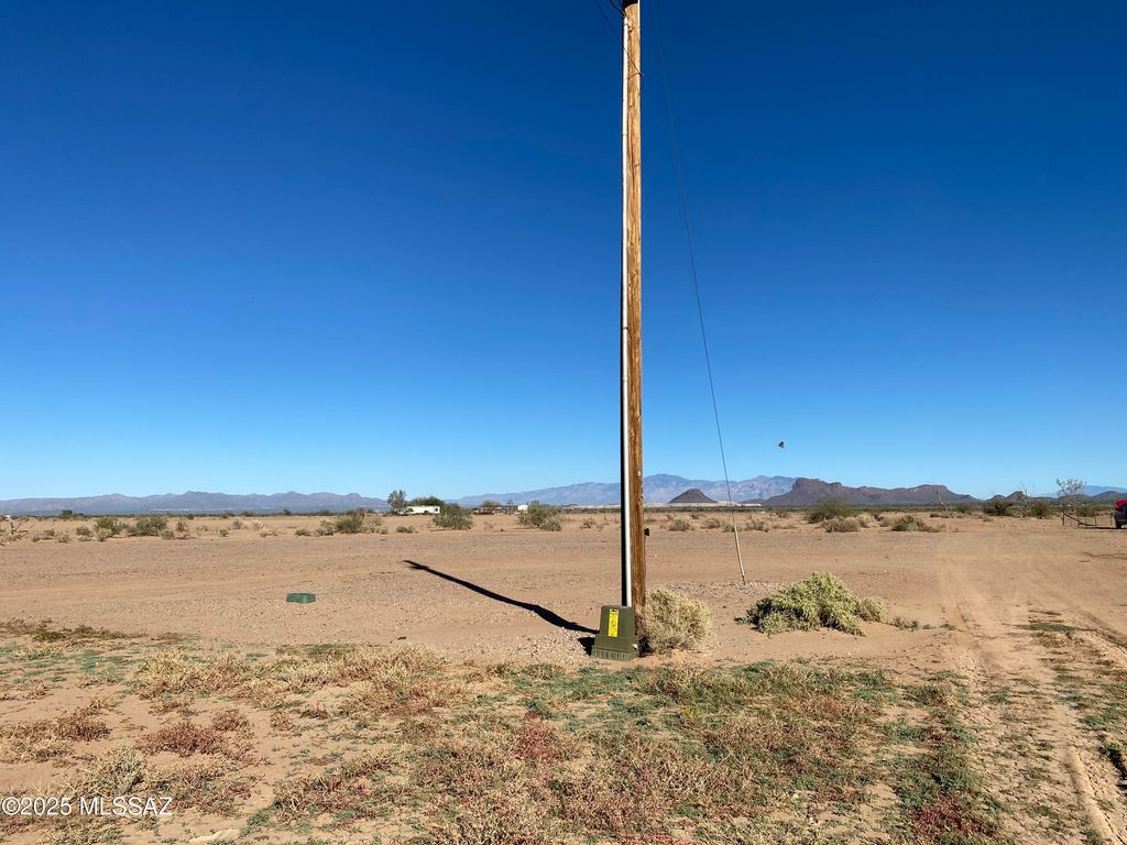 7320 N Razorback Road, Tucson, AZ 85743