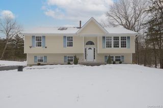 600 Twin Arch Road, Rock Tavern, NY 12575