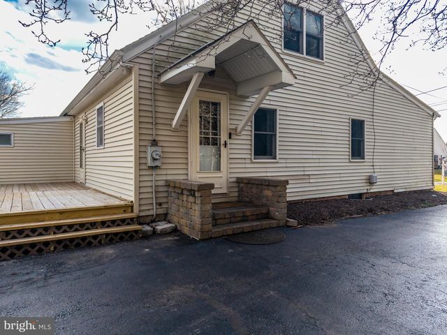 183 WORMAN RD, Douglassville, PA 19518