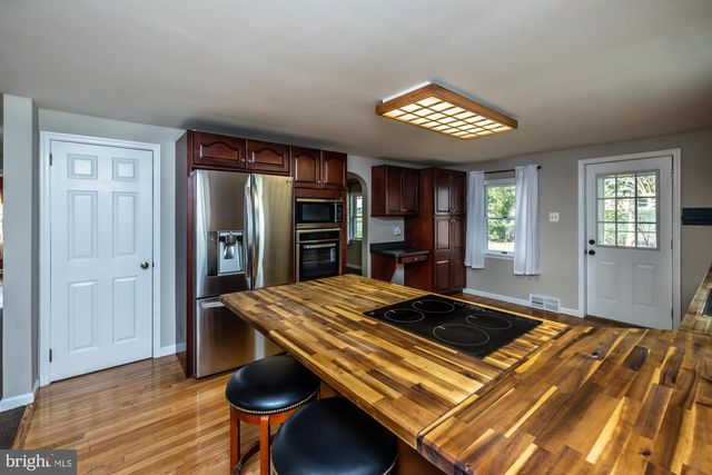 183 WORMAN RD, Douglassville, PA 19518