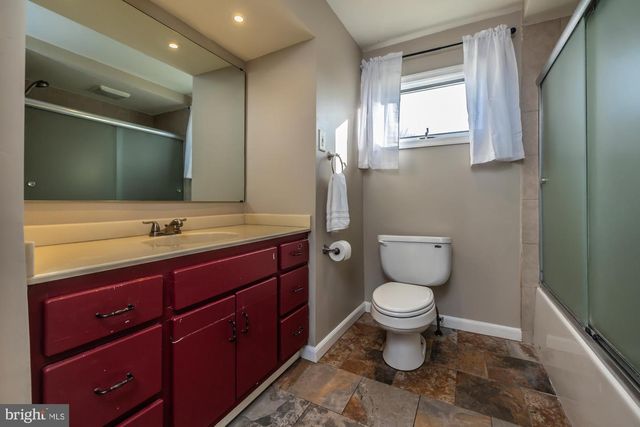 183 WORMAN RD, Douglassville, PA 19518