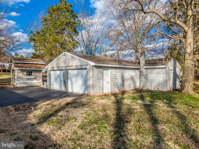 183 WORMAN RD, Douglassville, PA 19518