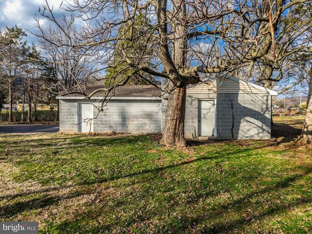 183 WORMAN RD, Douglassville, PA 19518