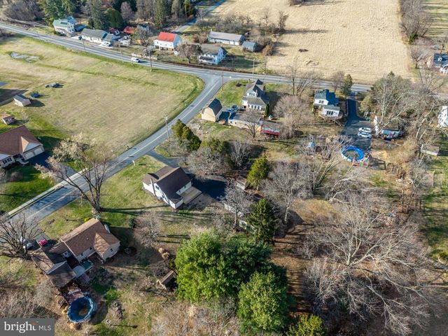 183 WORMAN RD, Douglassville, PA 19518