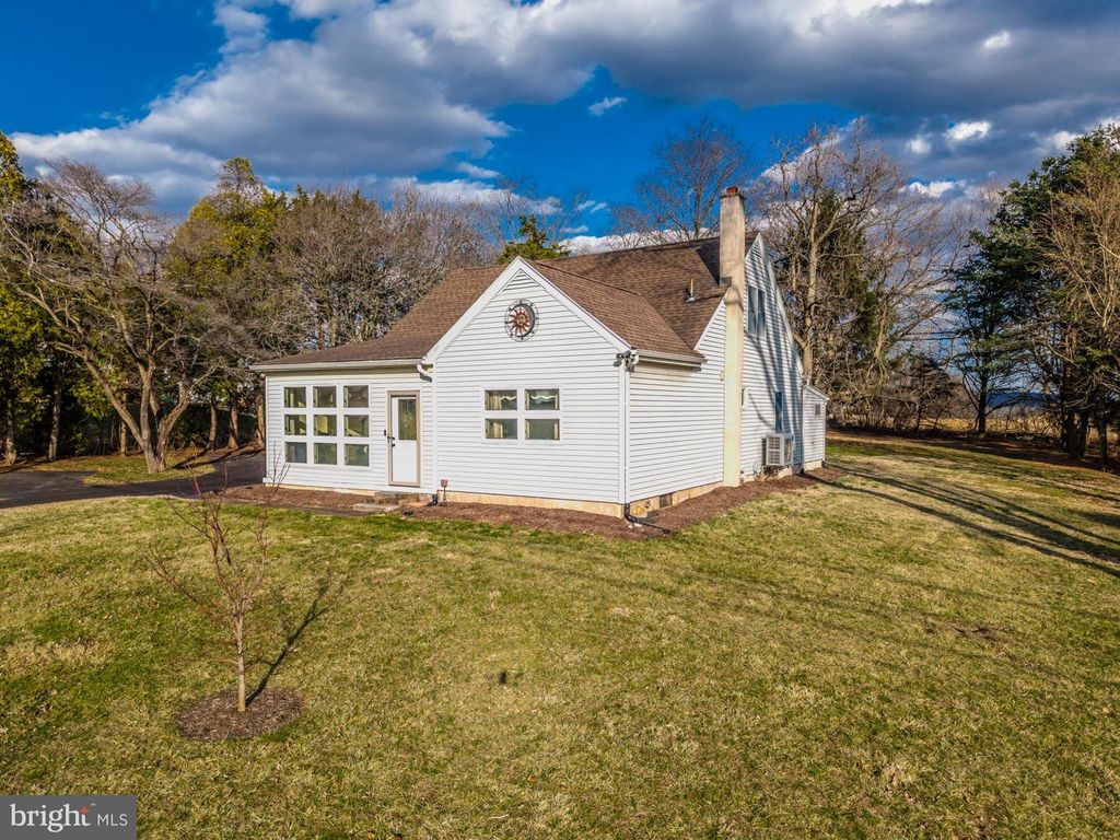 183 WORMAN RD, Douglassville, PA 19518