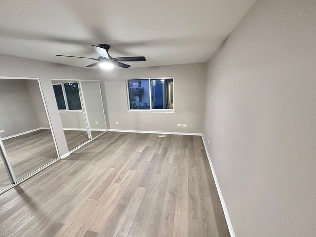 652 E Whispering Oaks Court 652, Palatine, IL 60074