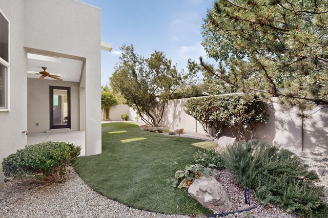 632 Bosque Verde Lane NW, Albuquerque, NM 87104