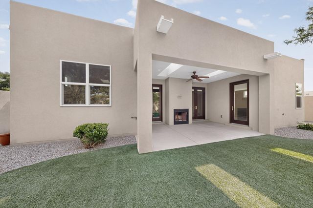 632 Bosque Verde Lane NW, Albuquerque, NM 87104