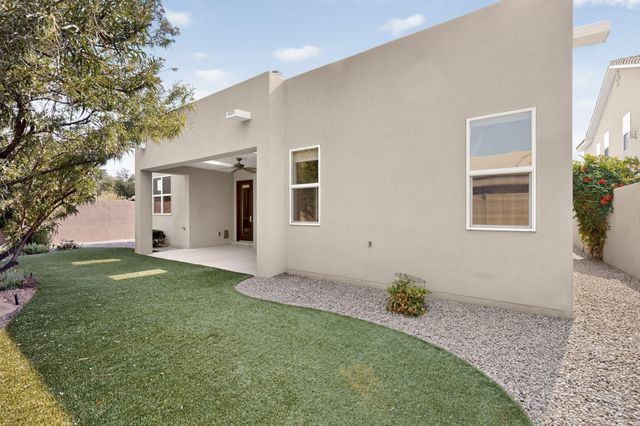 632 Bosque Verde Lane NW, Albuquerque, NM 87104