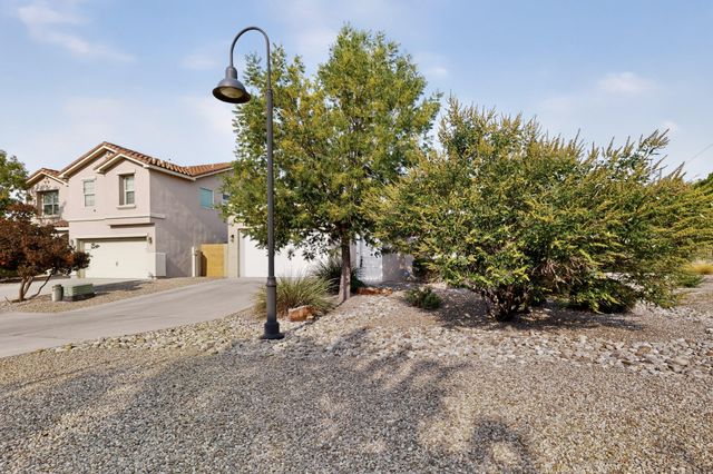632 Bosque Verde Lane NW, Albuquerque, NM 87104