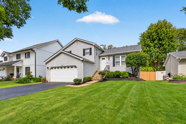 585 Beaconsfield Avenue, Naperville, IL 60565