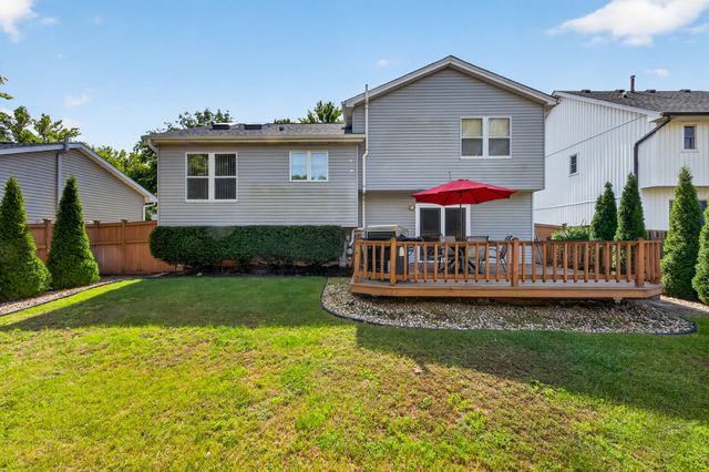 585 Beaconsfield Avenue, Naperville, IL 60565