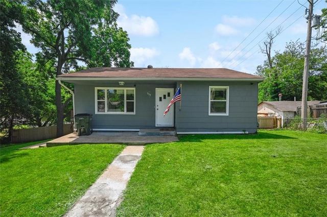 919 Walnut Street, Leavenworth, KS 66048