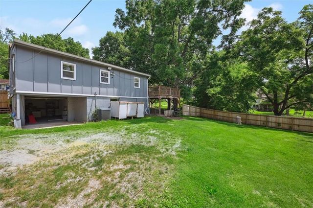 919 Walnut Street, Leavenworth, KS 66048