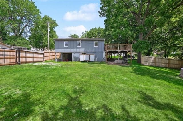 919 Walnut Street, Leavenworth, KS 66048