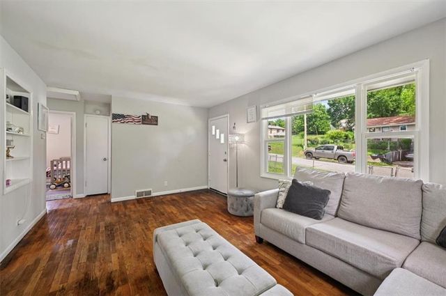 919 Walnut Street, Leavenworth, KS 66048