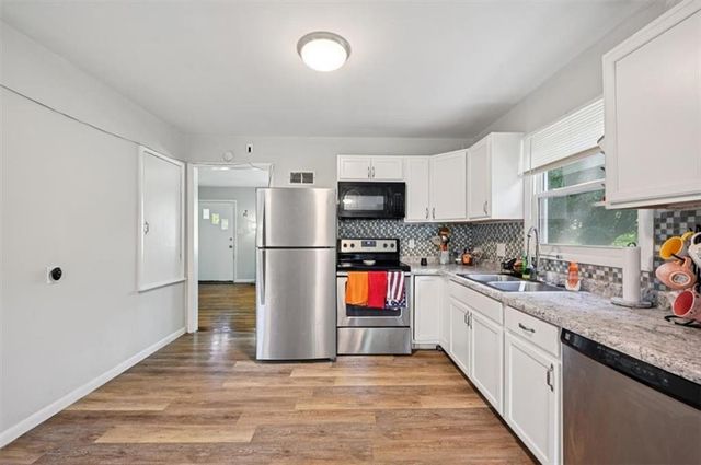919 Walnut Street, Leavenworth, KS 66048