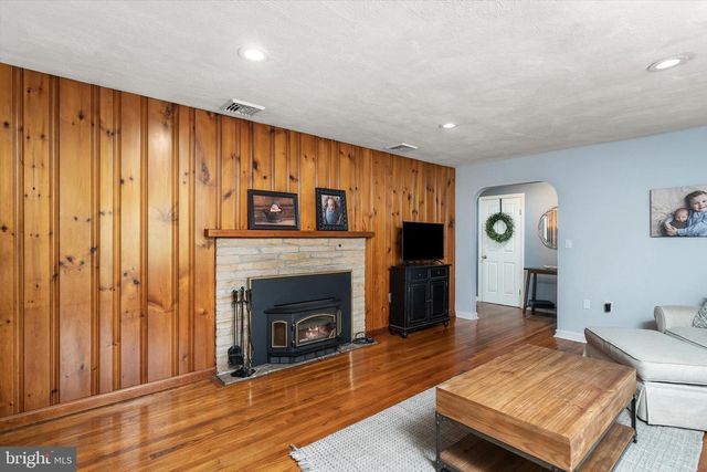 53 RICHARDSON RD, Robbinsville, NJ 08691