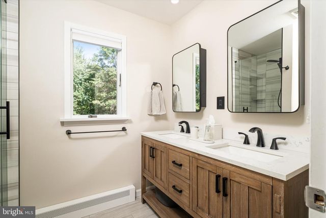 53 RICHARDSON RD, Robbinsville, NJ 08691